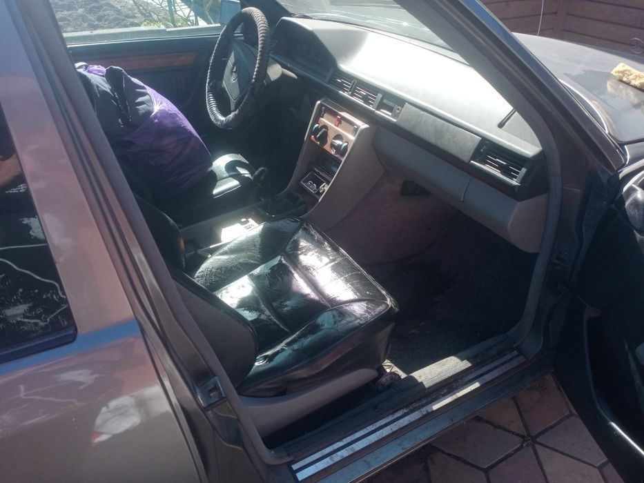 Mercedes Benz e220