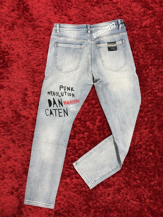 Blugi Dsquared2 model NOU