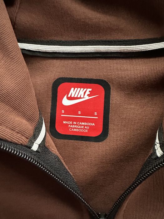 Мъжки,памучен,кафяв екип Nike,с активен заден джоб на долнището