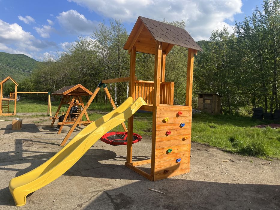 Locuri de joacă din lemn pentru copii, căsuțe, leagăne, mobilier de grădină