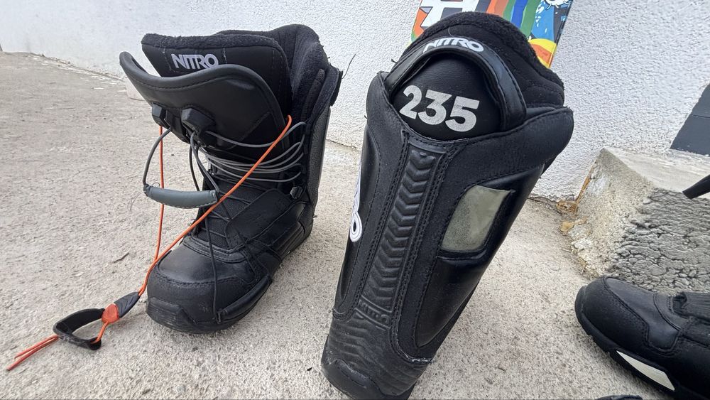 placa snowboard si bootsi