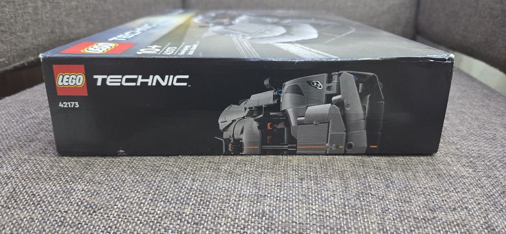 Продам LEGO TECHNIC Koenigsegg