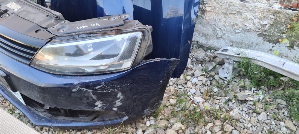 Fata completa Vw Jetta mk6 2014 Capota bara far aripa trager grila