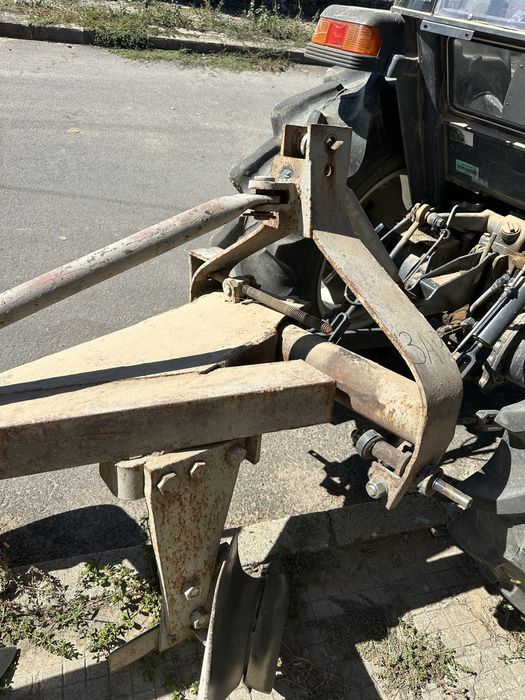 Плуг 3 по 30.Раздвижен.Има и 4-то тяло което е налично