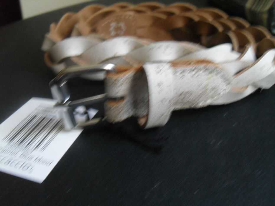 Дамски кожени колани - бял и черен - НОВ