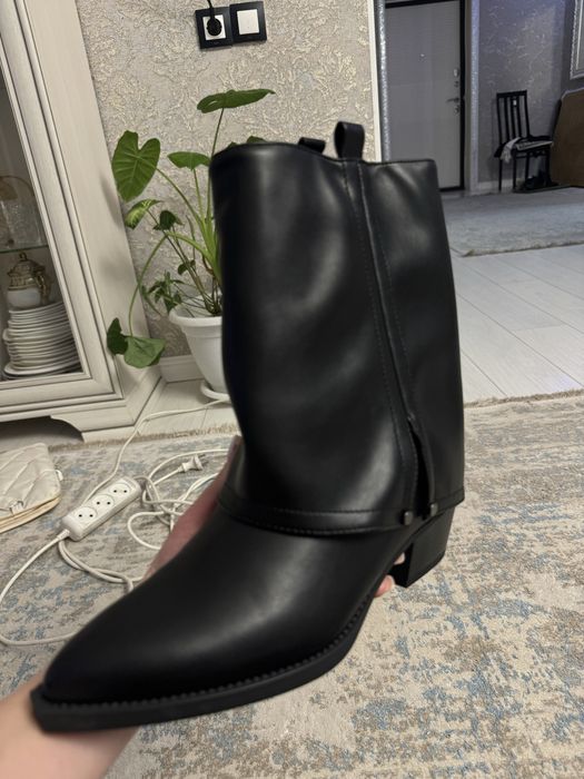 Сапоги жап жаңа әдемі