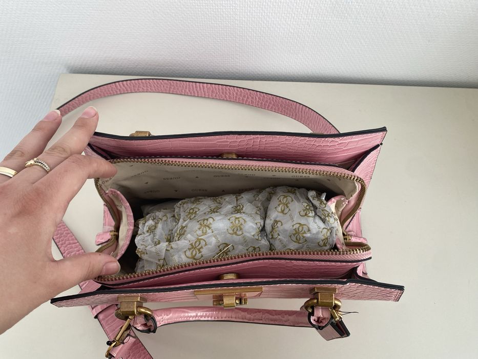 Geantă Guess Katey Croc Pink – Nouă cu etichetă