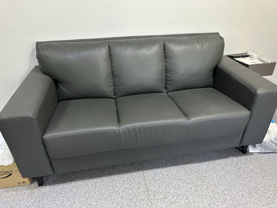 Продается диван кожанный