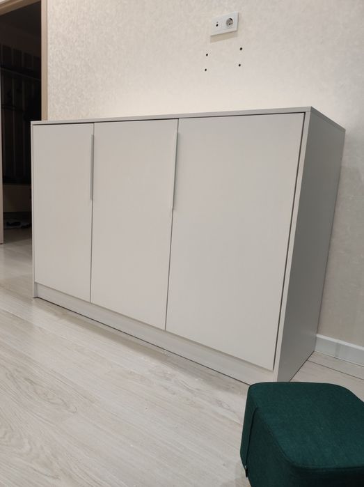 Комод-шкаф, тумба, подарок -стол