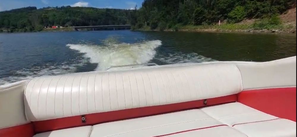 Моторна яхта Bayliner
2050 Capri SS Special Edition Mercruiser