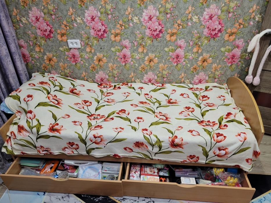 Кровать подростковая