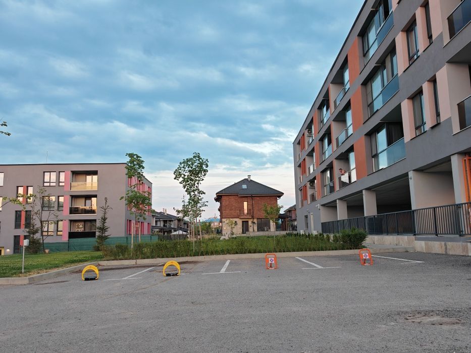 Паркомясто /Паркоместа Малинова Долина