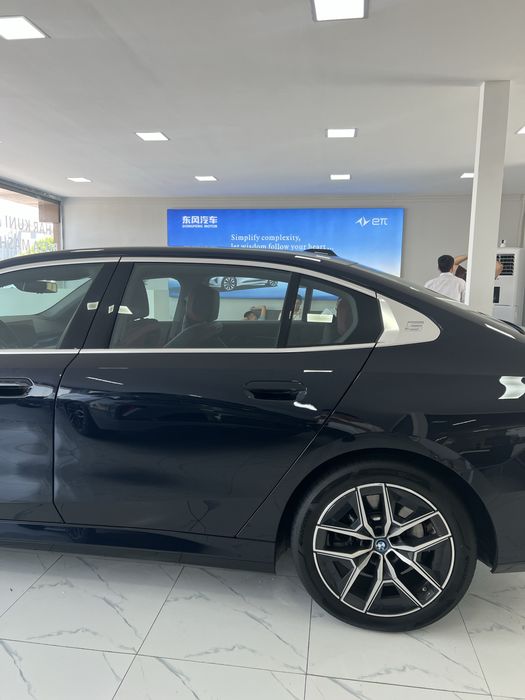 Bmw i5 Elektor.