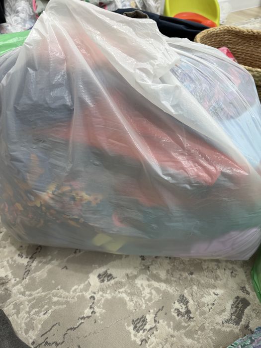 1пакет Киімдер б/у, общий 10000 тг 1 адамға беріп жіберемін