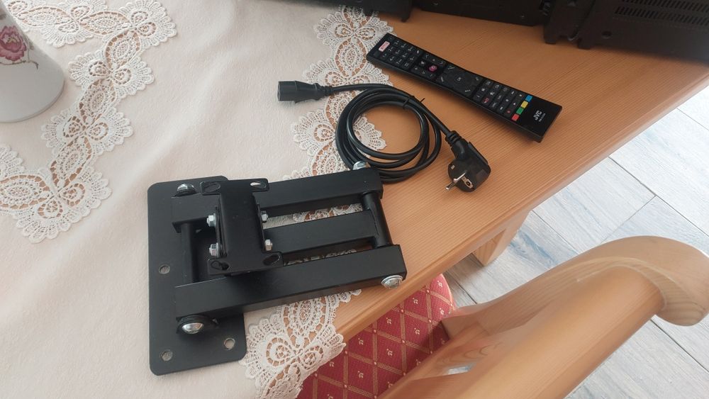 Tv Lcd 32 incl 82 diagonala cu hdmi  2 modele