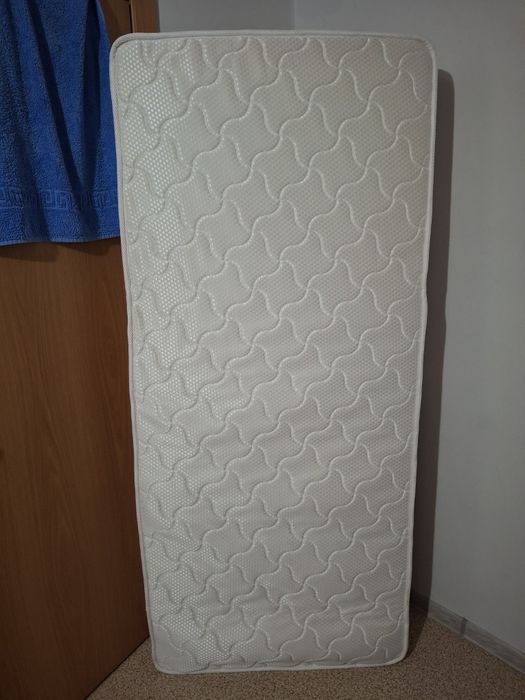 Продам матрас односпальные