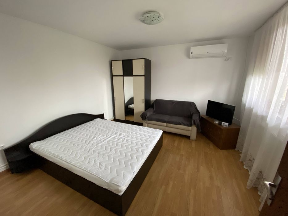 Inchiriez garsoniera zona Ford la casa