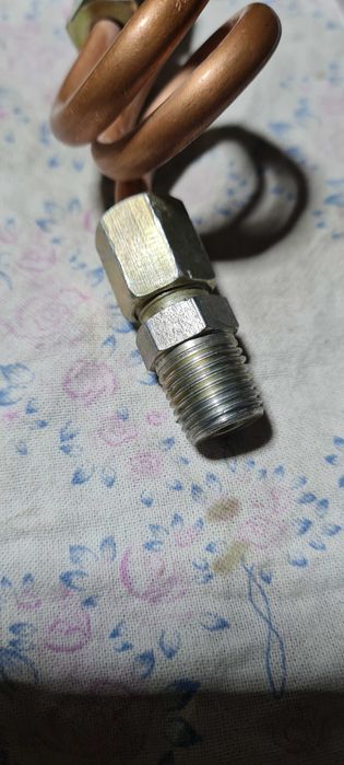 Продам манометр новый