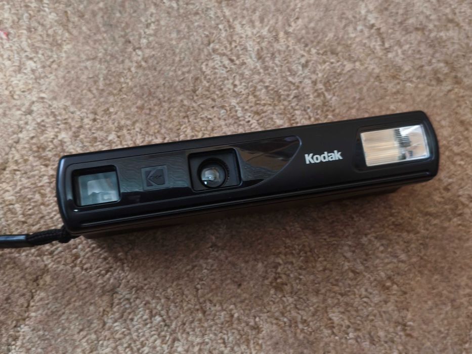 Фотоапарат Canon плюс фотоапарат Kodak Star 110 цената е за двата
