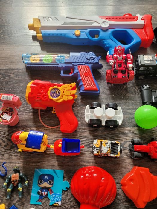 Отдам игрушки за шоколадку Казахстан