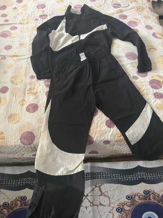 Nike екип доста запазен!