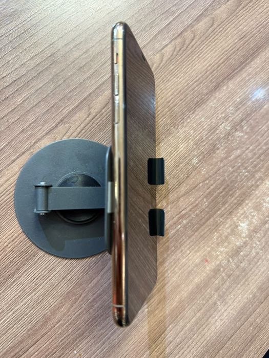 Продам Iphone 11 pro max