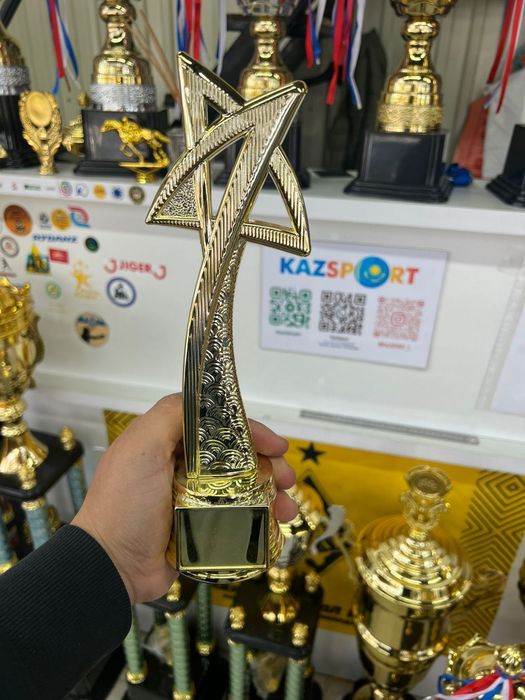 Кубки статуэтки наминации