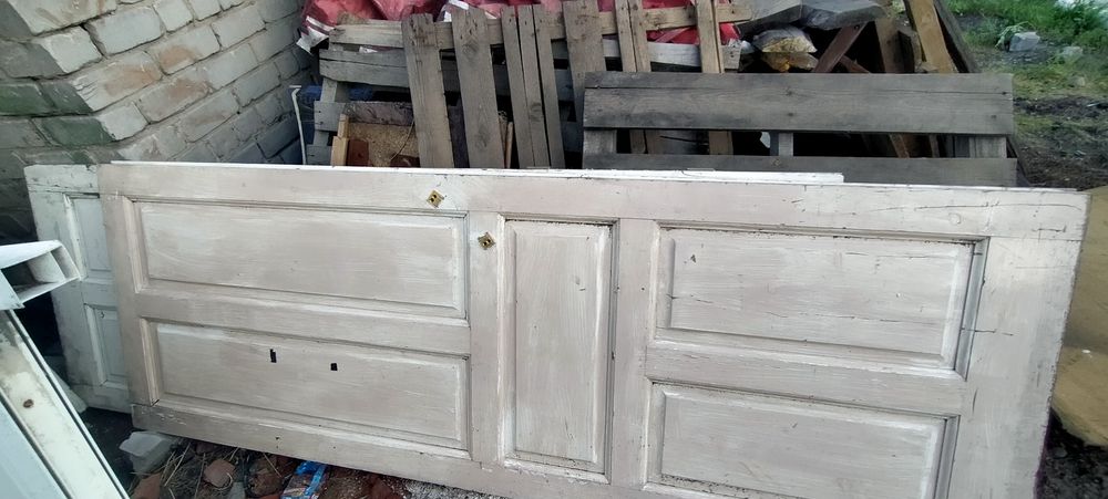 Продам двери деревянные