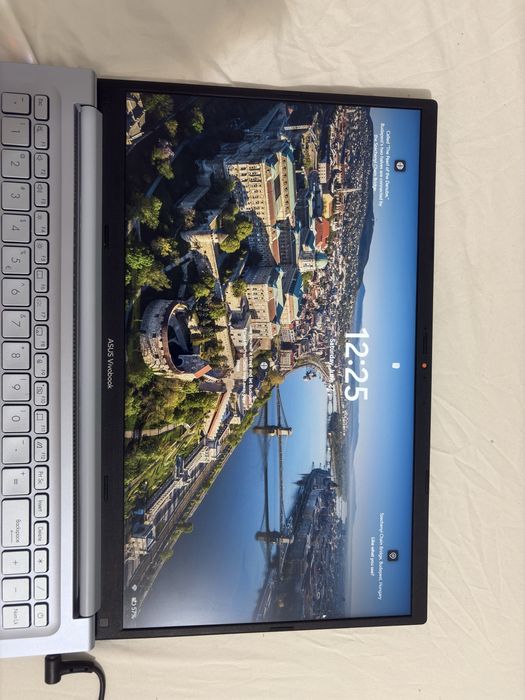 ASUS VivoBook X1502ZA i3 12th Gen / 8GB RAM