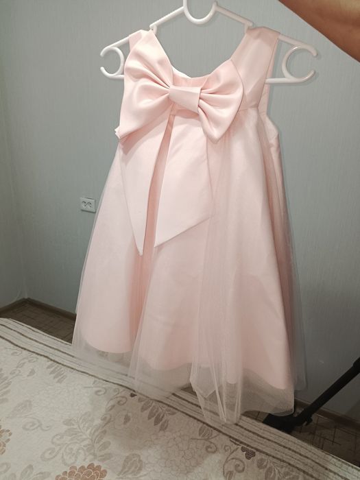 Новое платья с этикеткой