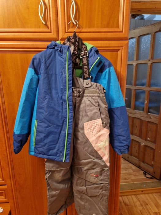 Costum de sky numai bun pentru acest sezon