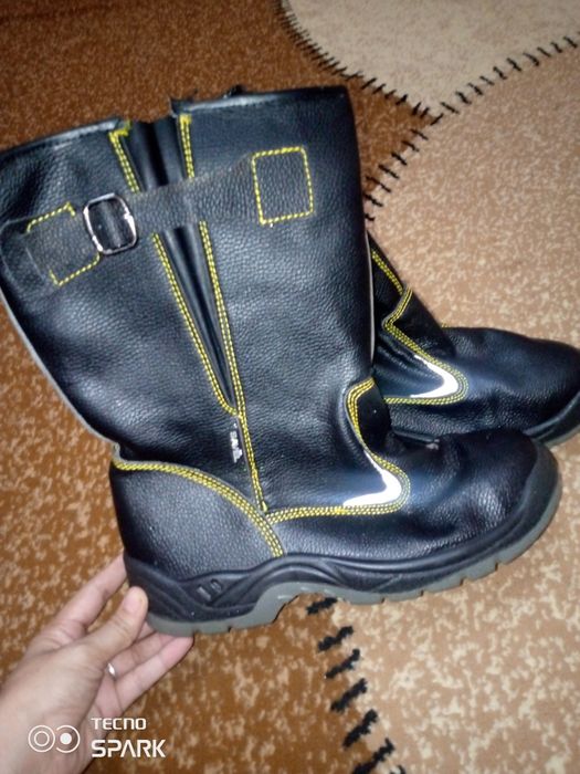 Продаётся Зимние сапоги