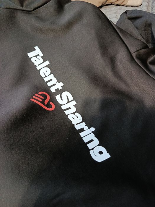 Продам толстовку