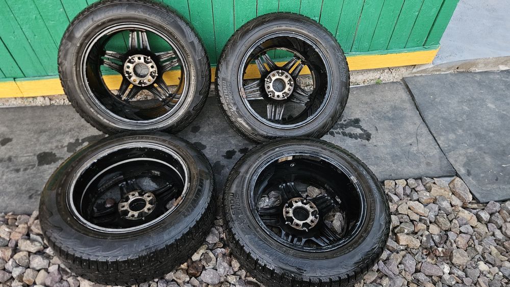 Продам диски с резиной зима AMG R16