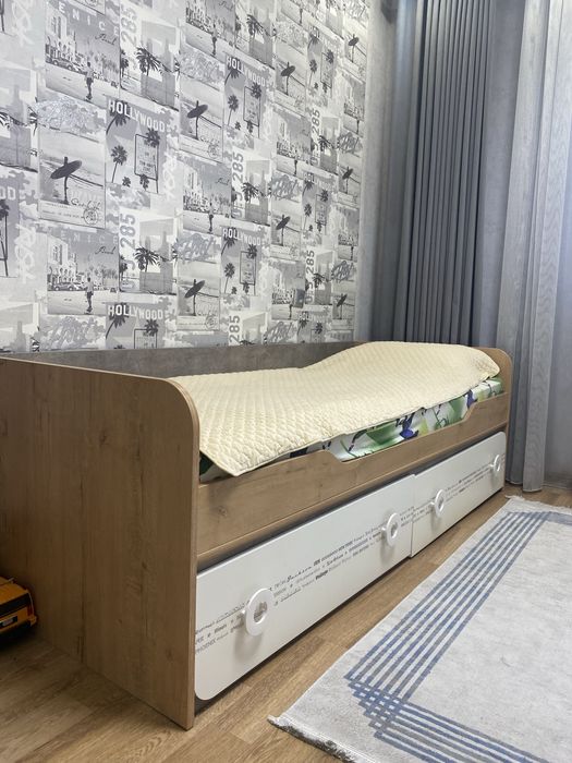 Продаеться подрастковая мебель Росс производства