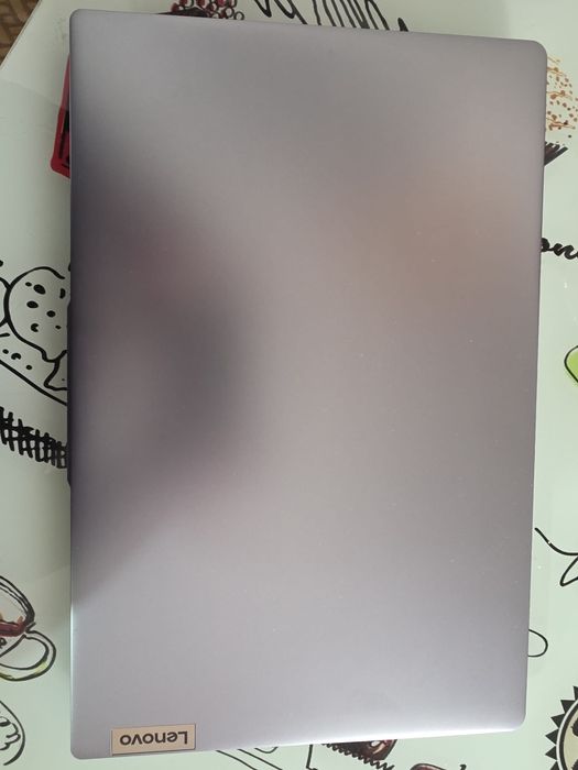 Laptop folosit doar 2luni,cu garanție 3ani