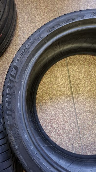 2бр летни гуми Michelin 235 40 19
