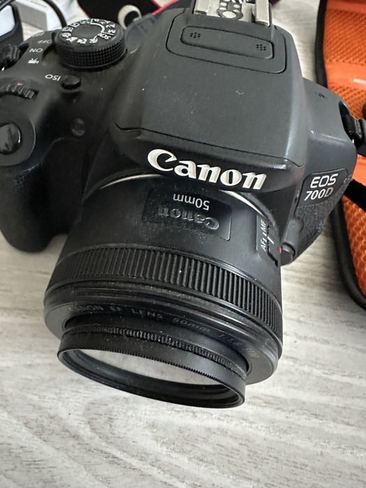 Aparat foto Canon 700d