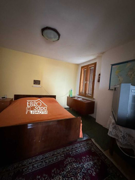 Двуетажна къща за продажба в гр.Шипка