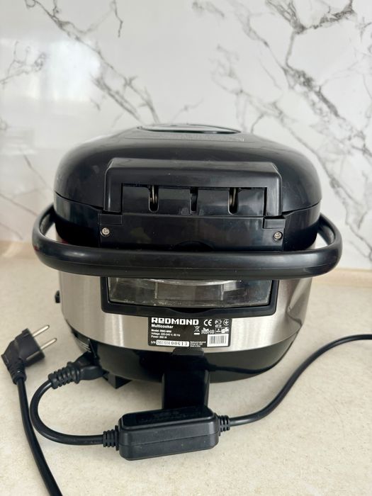 Мультиварка Редмонд REDMOND RMC-M90