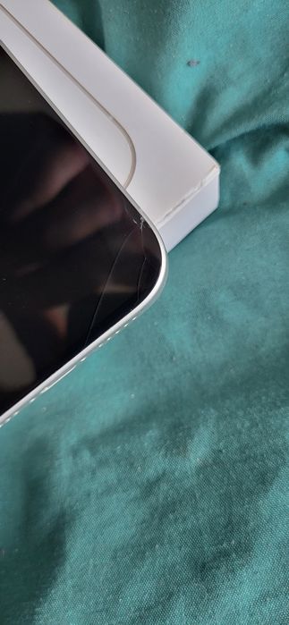 Продам Iphone 16