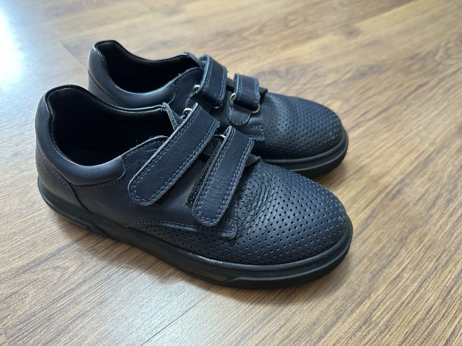 Продам кожаные туфли на мальчика