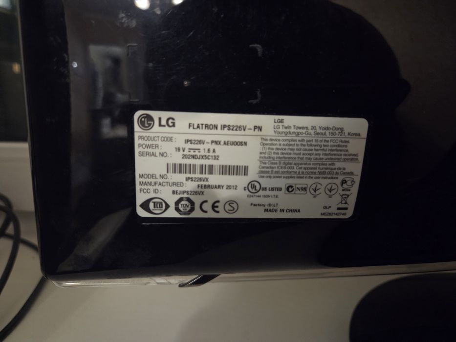 Монитор lg Flatiron ips226v-pn