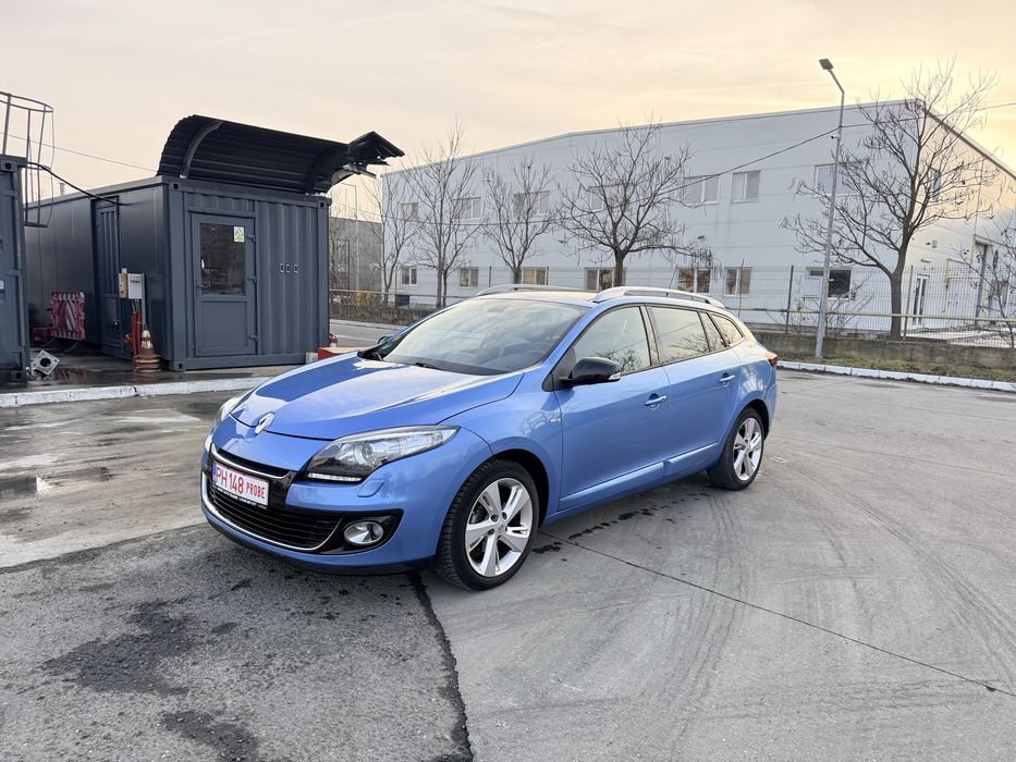 Renault Megane 3 Bose 1.5 dci,Bi Xenon,Line Assist,Panoramic, Istoric!