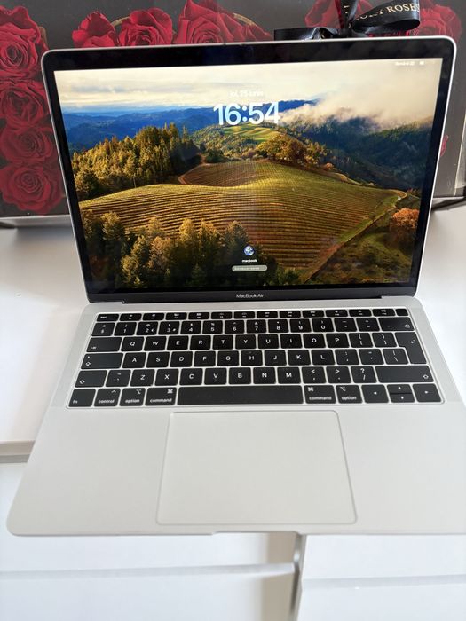 MacBook Air 13” 2018 – Intel i5