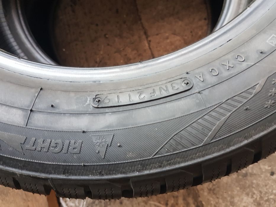 Toyo 185/60 R15 88H M+S iarnă NOI