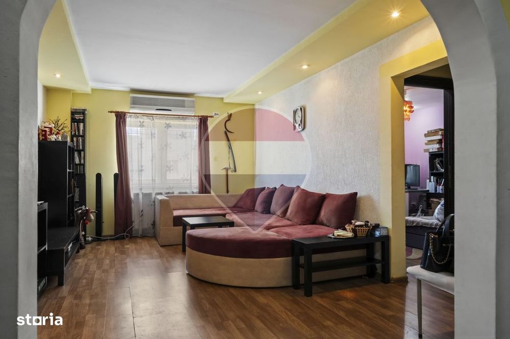 Apartament cu 4 camere de vânzare în zona Sebastian