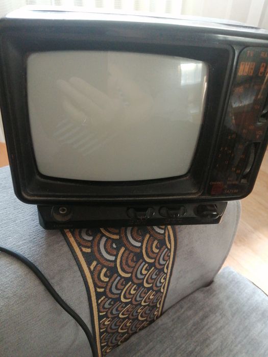 Телевизор   модель LEE-388R220V/500Hz,DC12v ,Kитай.