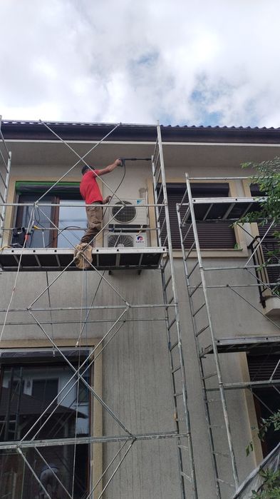 inchiriez schela mobila