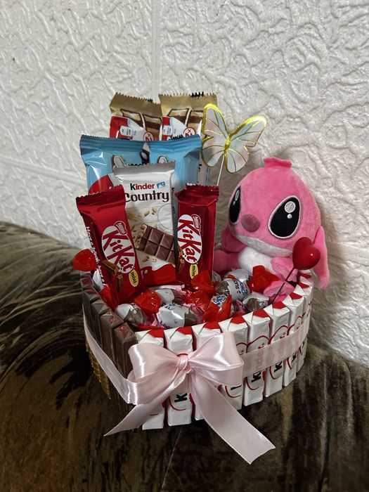 Aranjamente dulciuri si trandafiri de sapun cadou